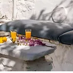 Serene Retreat In Kolivata Village Case de vacanță *