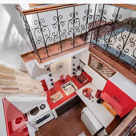 2-bed In Kolivata - Sleeps 4 - Wifi - Parking