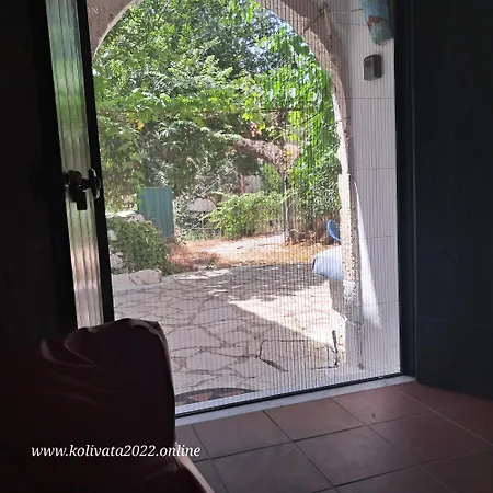 Holiday home 2-bed In Kolivata - Sleeps 4 - Wifi - Parking Kollivata